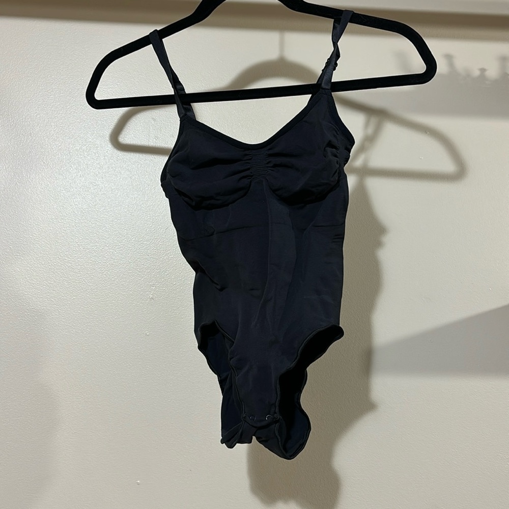 NWOT SKIMS shaper bodysuit